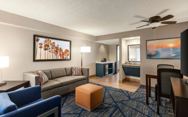 Embassy Suites by Hilton Miami International Airport