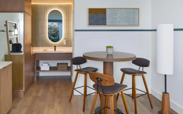 Отель Monterey Beach, A Tribute Portfolio