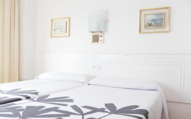Rey Fernando Hotel