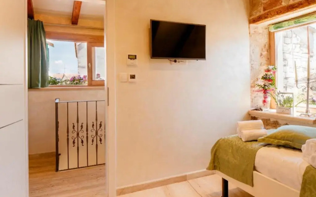 Stone House Luxury Rooms