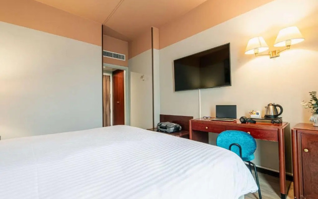 Отель Mercure Bologna Centro