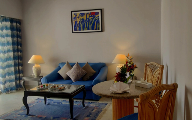 Invidia Coral Beach Tiran