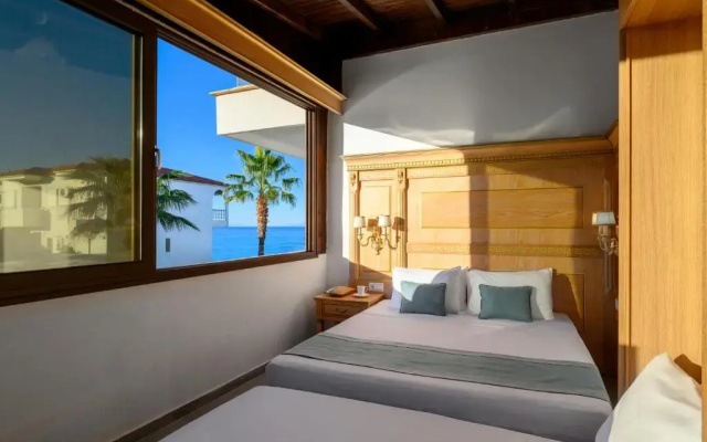 Evlogia Hotel Seafront & Annex by Greek Pride