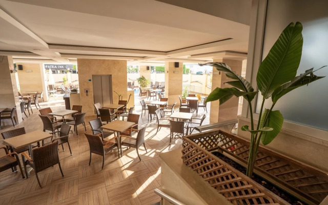 Отель Artemis Princess 