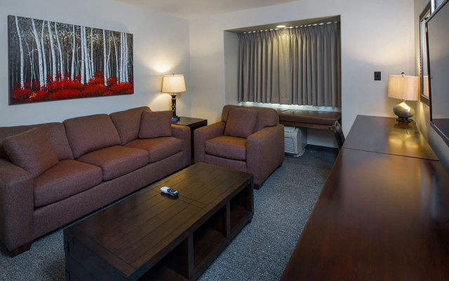 Magnolia Inn & Suites