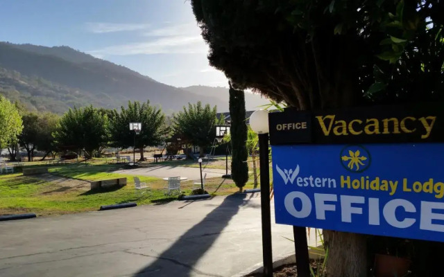 Western Holiday Lodge Three Rivers