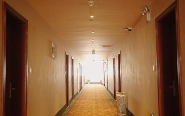 GreenTree Inn Nanjing Jiangning District Jiangning University Chenjiaoyuan Metro Station Express Hotel