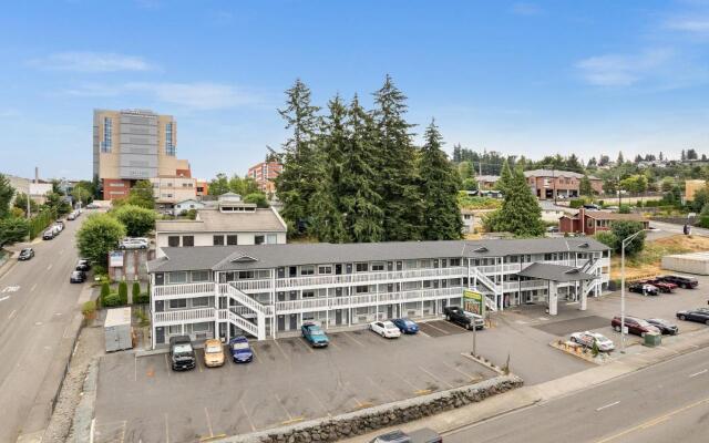 Basecamp Puyallup a Travelodge by Wyndham