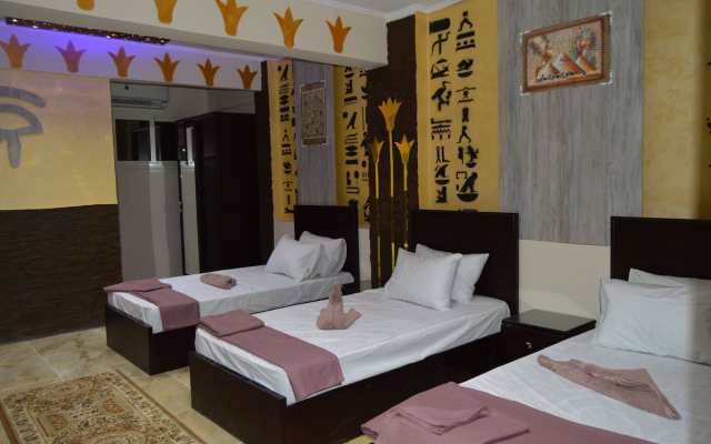 Comfort Pyramids inn