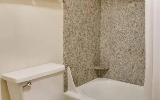 Promenade Inn & Suites Oceanfront