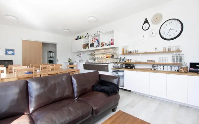 Kef Guesthouse by Keflavík airport