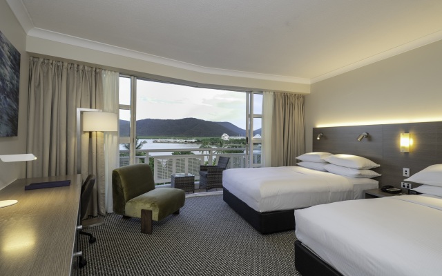 DoubleTree by Hilton Hotel Cairns