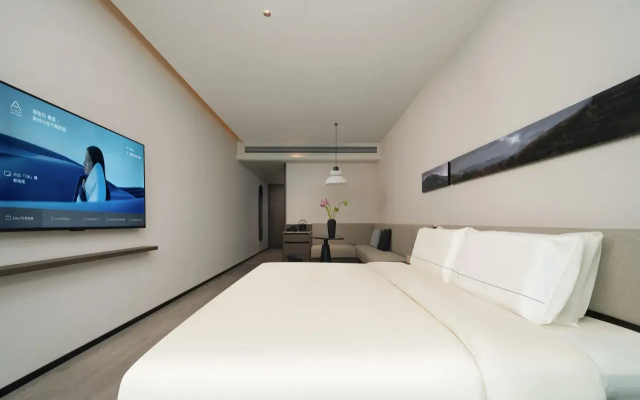 Dalian Xinghai Square Century City Sculpture Sea View Atour Hotel