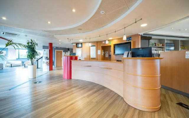 B&B HOTEL Calais Terminal Cité de l'Europe 3 étoiles