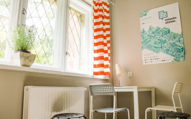 Hobo Hostel