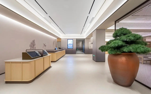 JI Hotel (Shanghai Pudong Waigaoqiao Zhouhai Road Subway Station)