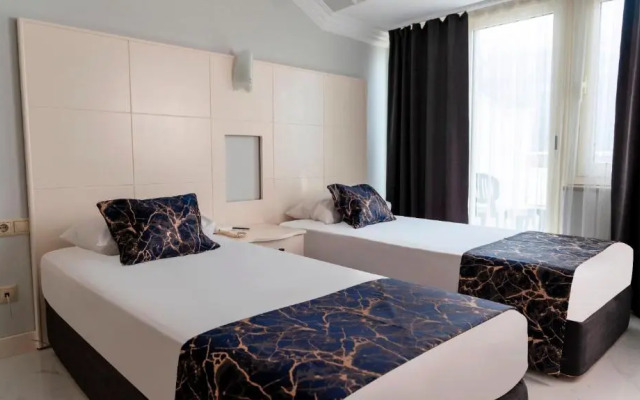 Отель Rox Resort