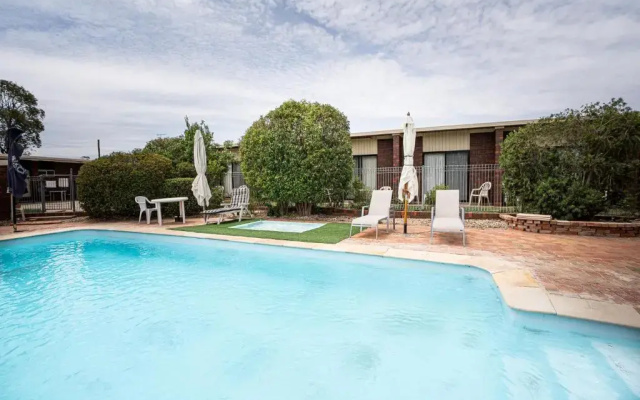 Riviana Motel