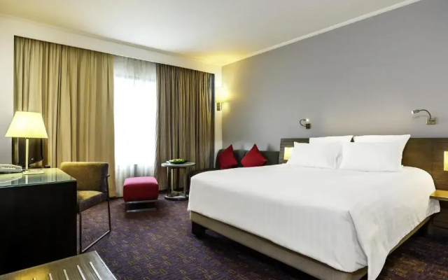 Отель Novotel Bangkok On Siam Square