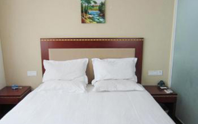 GreenTree Inn Haiyang Sweaters Town Business Hotel