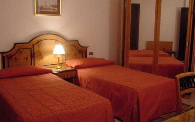 Royal Pyramids Hotel
