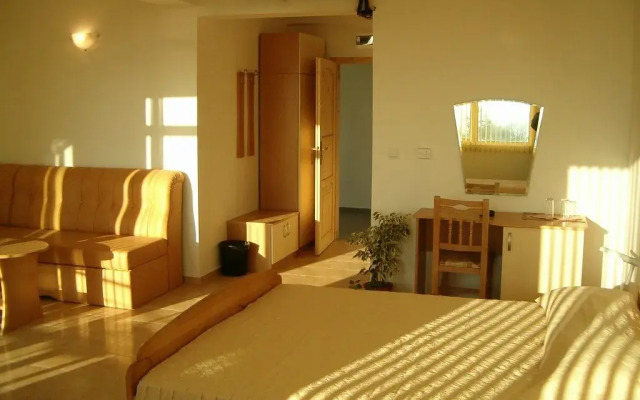 Cristal Hotel