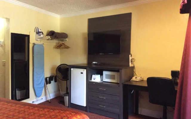 Americas Best Value Presidents Inn on Munras