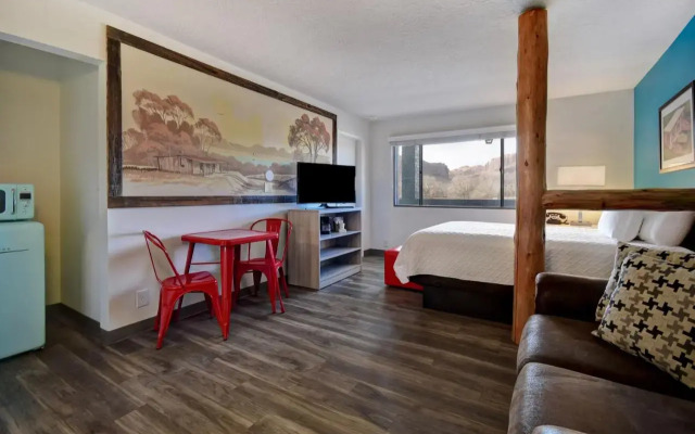 Expedition Lodge