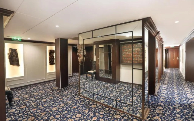 The Ambassador, Mumbai