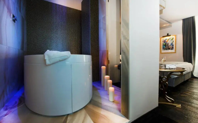HT6 Hotel
