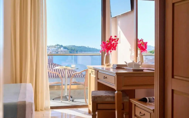 Evlogia Hotel Seafront & Annex by Greek Pride