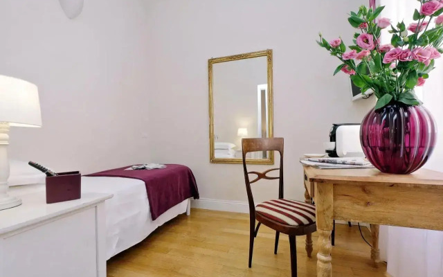 Amaranto Romano Hotel