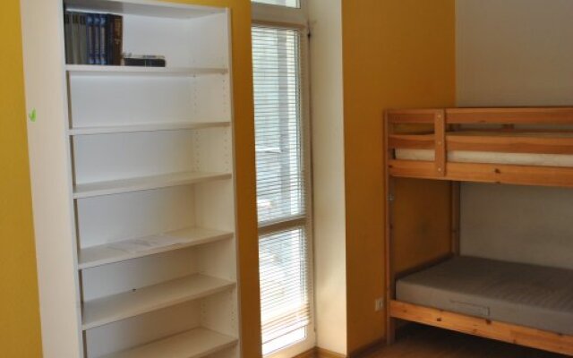 Жилое помещение Холидей на Калинина