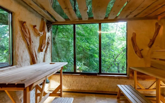 Отель Баня-Land