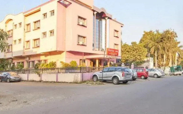 Treebo Varsha Palace
