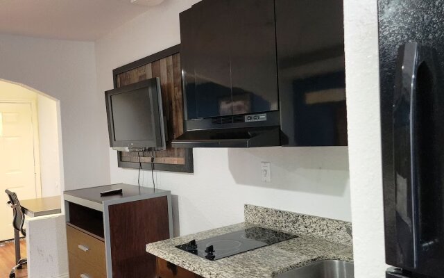 Express Inn Tomball