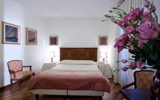 Hotel Columbia