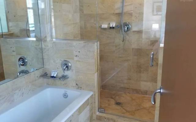 CONRAD 2 Bed APT Brickell-Free Parking
