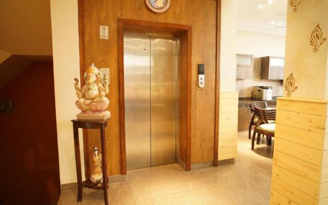 UDS Villa - Scandinavian B&B - Next to VFS