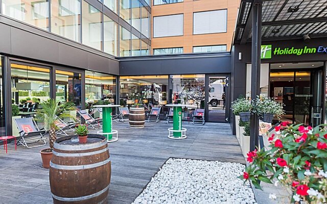 Holiday Inn Express Zurich Airport, an IHG Hotel