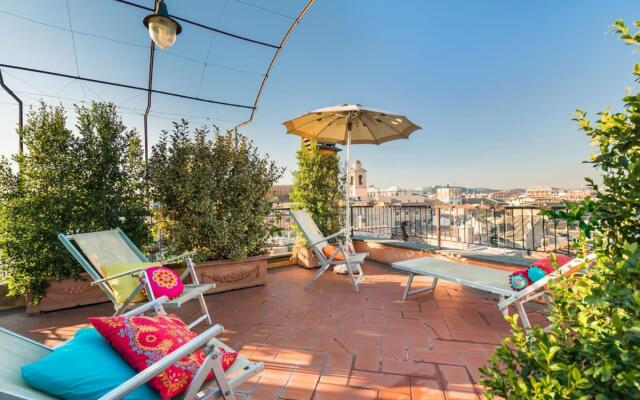 Pantheon Large Terrace Penthouse