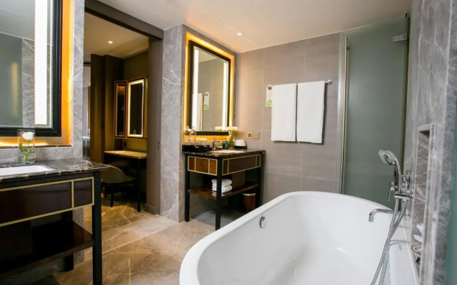 Centara Grand & Bangkok Convention Centre at CentralWorld