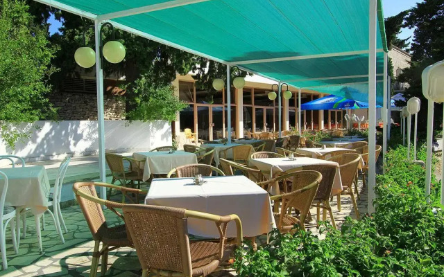 Hotel Bon Repos