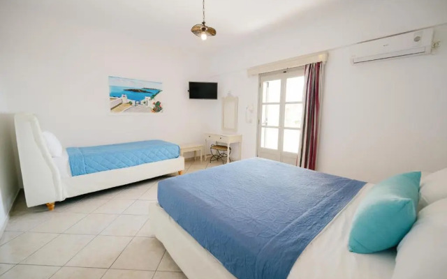 Blue Arise Fira Hotel