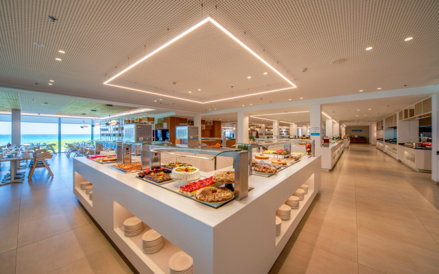 Playa Esperanza Resort