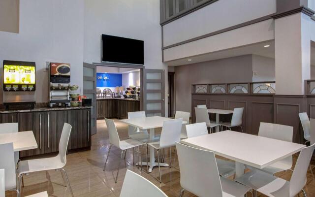 Days Inn by Wyndham Barrie