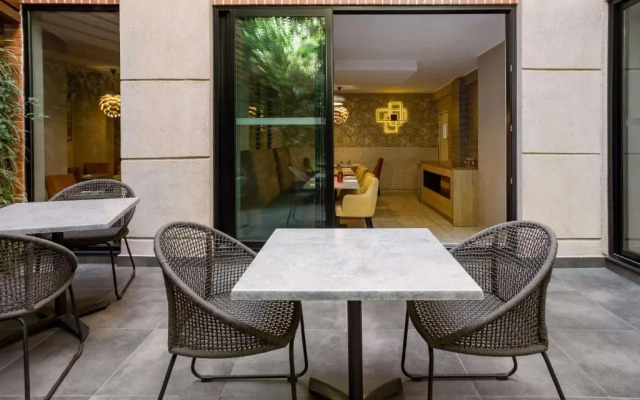 Radisson Serviced Apartments Antananarivo City Center 