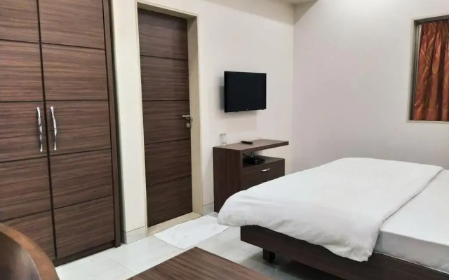 Pals Hotel