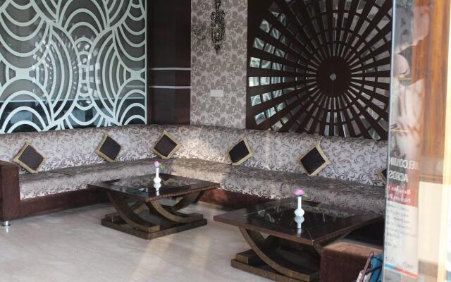 Hotel R K Palace