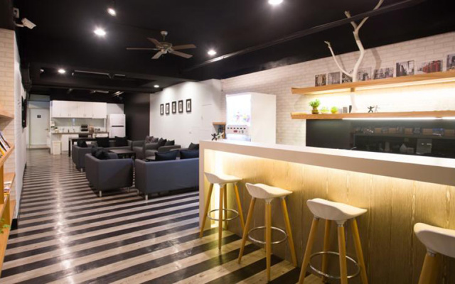 Fun Inn Taipei Hostel